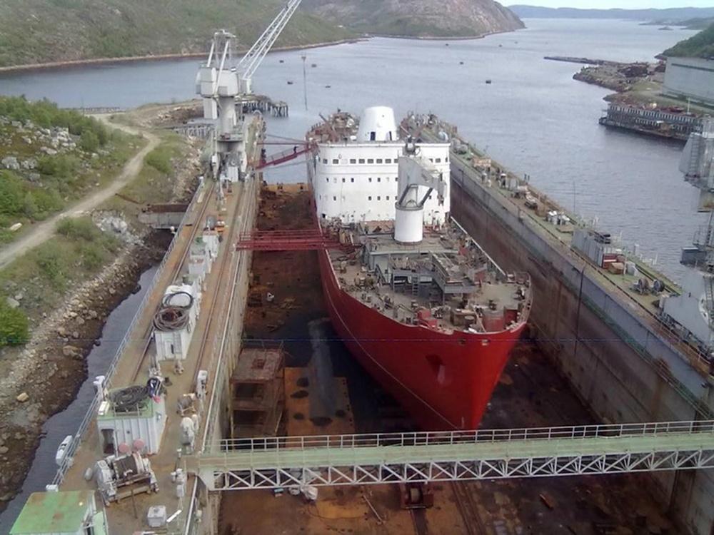 Командир снежногорск. Морской сухогруз Яуза. БМСТ Яуза новая земля. Корабль Яуза Мурманск. Яуза судно Мурманск.